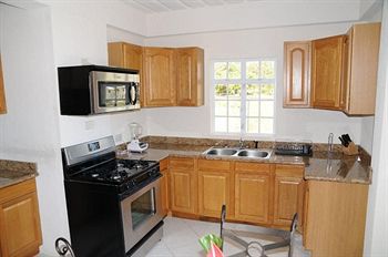 Augusta'S Apartments Rodney Bay Экстерьер фото